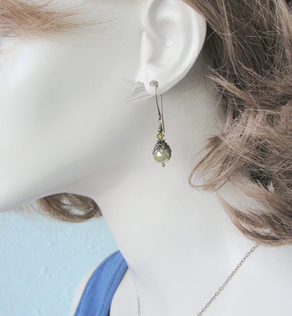 victorian earrings light green crystal pearl 